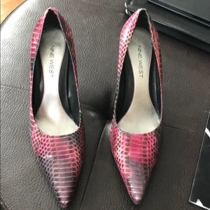 Dress pumps